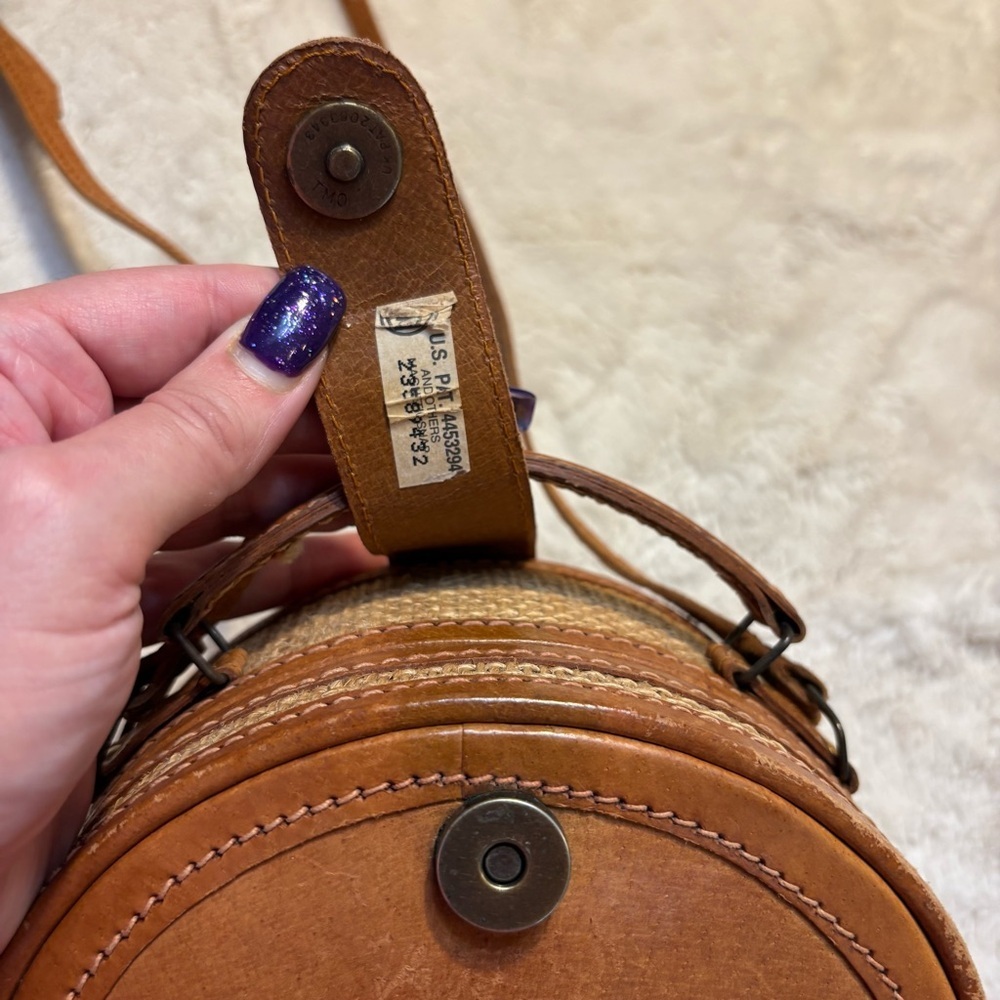 SALE! Vintage Leather Crossbody Bag Camel Brown Tan Rattan Sides Magnetic Snap - Picture 10 of 16